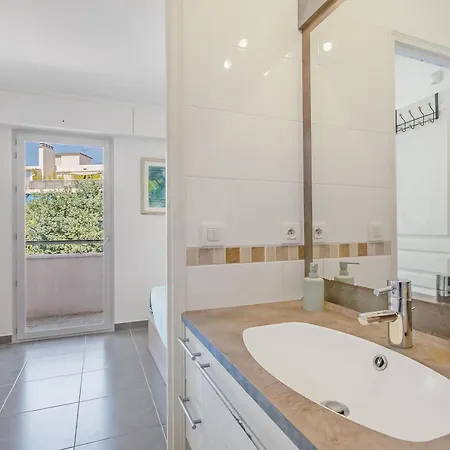 Le Plaza - Happy Apartment *